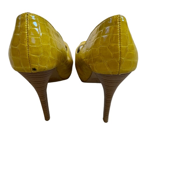Qupid Mustard Yellow Peep Toe Pump Heels Size 6 1/2 - Picture 4 of 6